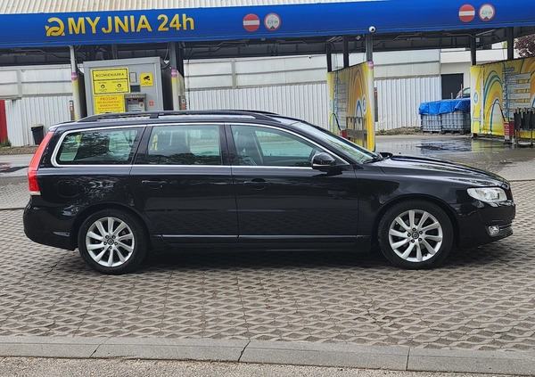 Volvo V70 cena 44900 przebieg: 207000, rok produkcji 2014 z Gdynia małe 106